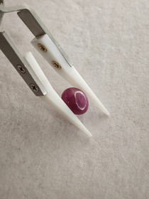 Luonnon safiiri 5,61ct väri käsitelty