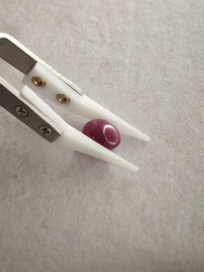 Luonnon safiiri 5,61ct väri käsitelty