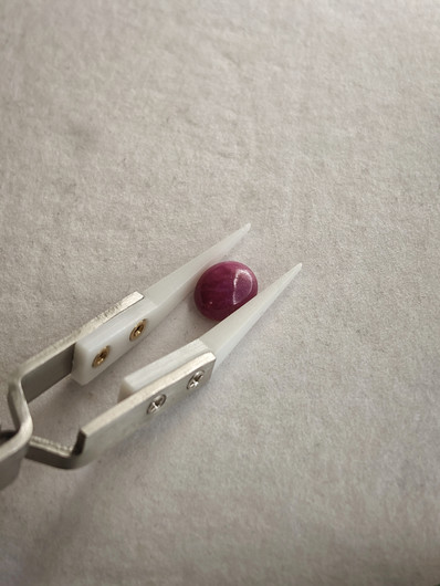 Luonnon safiiri 5,61ct väri käsitelty