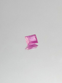 Ruby (synt.) 0,6 ct baguette