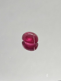 Rubiini 11 x 8 mm / 6,5 ct ovaali todistuksella