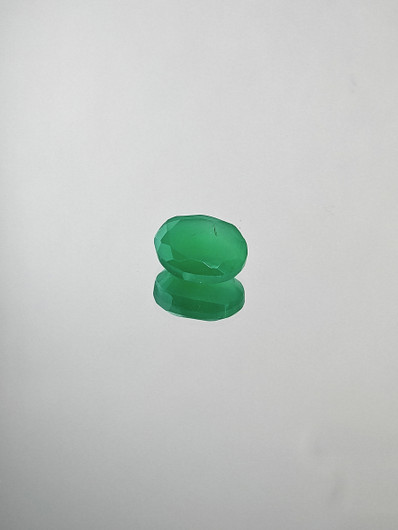 Chrysoprase 3,2 ct oval