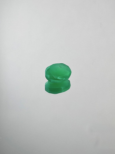 Chrysoprase 3,2 ct oval
