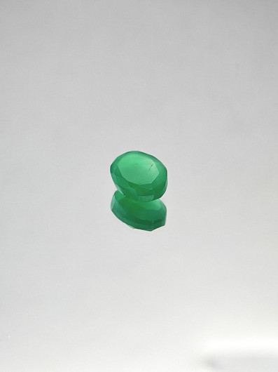 Chrysoprase 3,2 ct oval