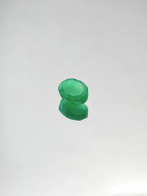 Chrysoprase 3,2 ct oval