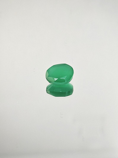 Chrysoprase 3,8 ct oval