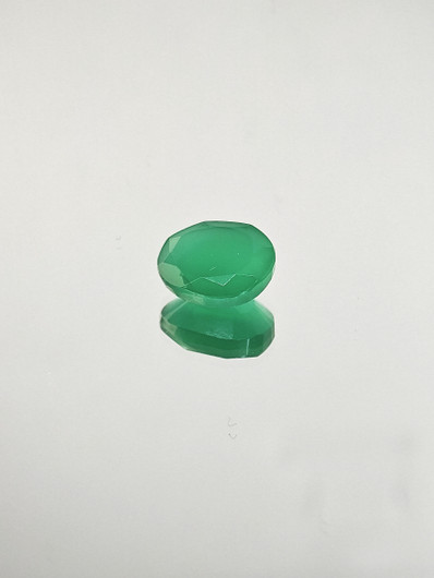 Chrysoprase 3,8 ct oval