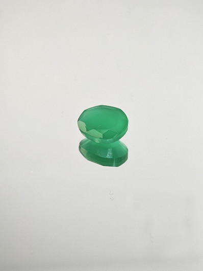 Chrysoprase 3,8 ct oval