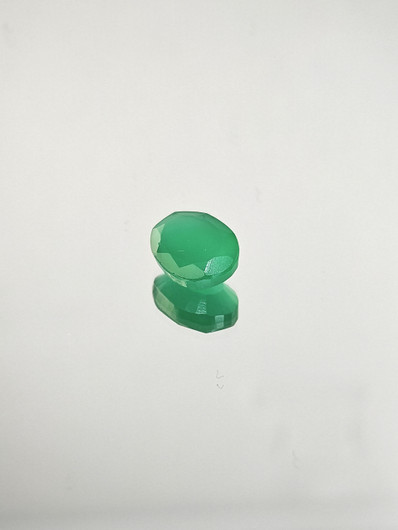 Chrysoprase 3,8 ct oval