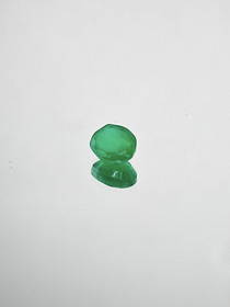 Krysopraasi 1,5 ct ovaali