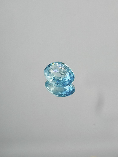 Zircon 1,7 ct oval