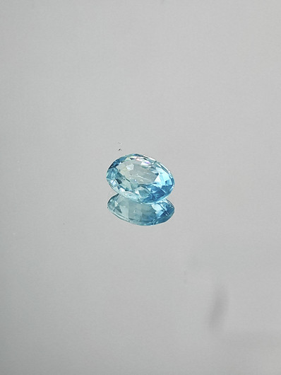 Zircon 1,7 ct oval