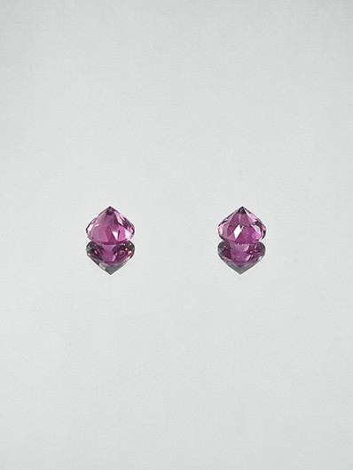 Rodolite Garnet pair 5 x 3 mm / 2 x 0,6 ct round