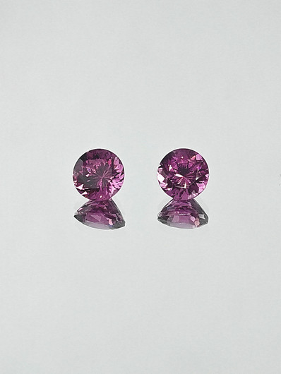 Rodolite Garnet pair 5 x 3 mm / 2 x 0,6 ct round