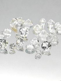 Topaasi erä ( 5 - 3 mm \ 0,7 ct ) pyöreä