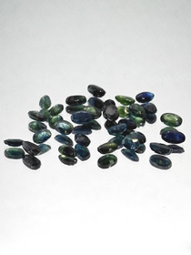 Luonnon safiiri erä ( 5-4 x 3-2 mm \ 0,35 ct ) ovaali