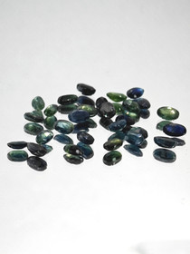 Luonnon safiiri erä ( 5-4 x 3-2 mm \ 0,35 ct ) ovaali