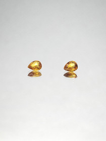 Luonnon safiiri pari 5 x 4 x 2 mm / 2 x 0,4 ct pisara