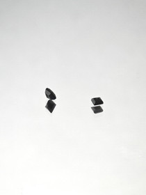 Luonnon safiiri pari 2 mm / 2 x 0,05 ct neliö