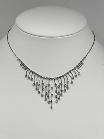 Vintage kaulakoru korukivillä