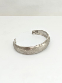 Vintage hopeinen rannekoru