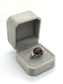 Vintage sormus korukivllä