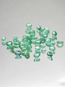 Smaragdi erä ( 5-4 x 3 x 2 mm \ 0,29 ct ) ovali