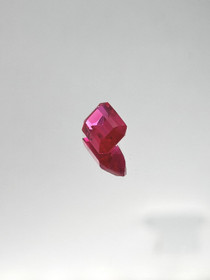 Ruby (synt.) 5,4 ct emerald