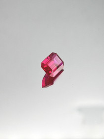 Ruby (synt.) 5,4 ct emerald