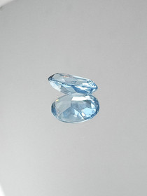 Spinel (synt.) 3,7 ct oval