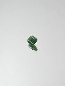 Luonnon safiiri 0,2 ct smaragdi