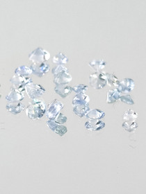 Luonnon safiiri erä ( 3 - 2 mm \ 0,09 ct ) pyöreä