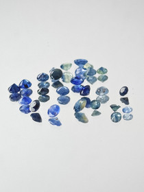 Luonnon safiiri erä ( 3 - 2 mm \ 0,12 ct ) pyöreä