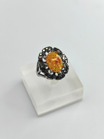 Vintage ring with stone