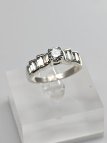 Vintage silver ring with stones