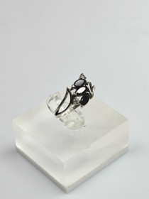 Vintage silver ring with stones