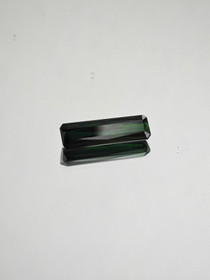 Tourmaline 2,4 ct scissor