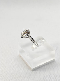 Hopeinen sormus 5 ct moissaniitilla