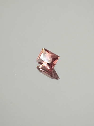 Spinel 0,4 ct emerald