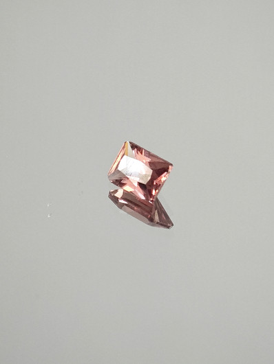 Spinel 0,4 ct emerald