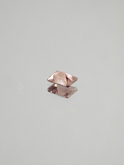 Spinel 0,4 ct emerald