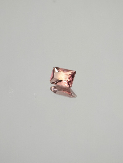 Spinel 0,4 ct emerald