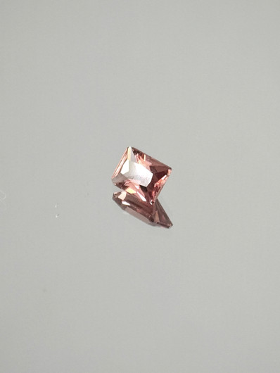 Spinel 0,4 ct emerald