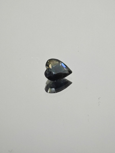 Spinel 0,5 ct heart