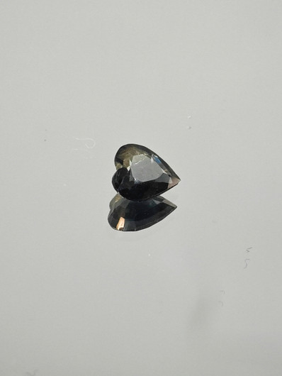 Spinel 0,5 ct heart