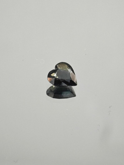 Spinel 0,5 ct heart