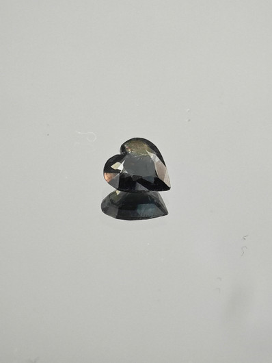 Spinel 0,5 ct heart