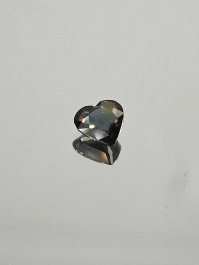 Spinel 0,5 ct heart