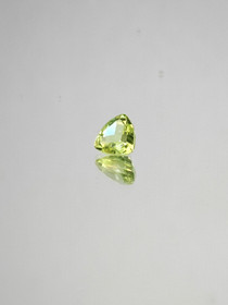Peridot 0,8 ct triangle