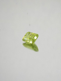 Peridot 1,6 ct emerald